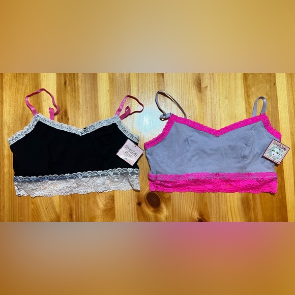 NWT!! Free with any purchase! Set of 2 White Saki by Lauren B. Mandel Lacey Bras - Picture 1 of 11